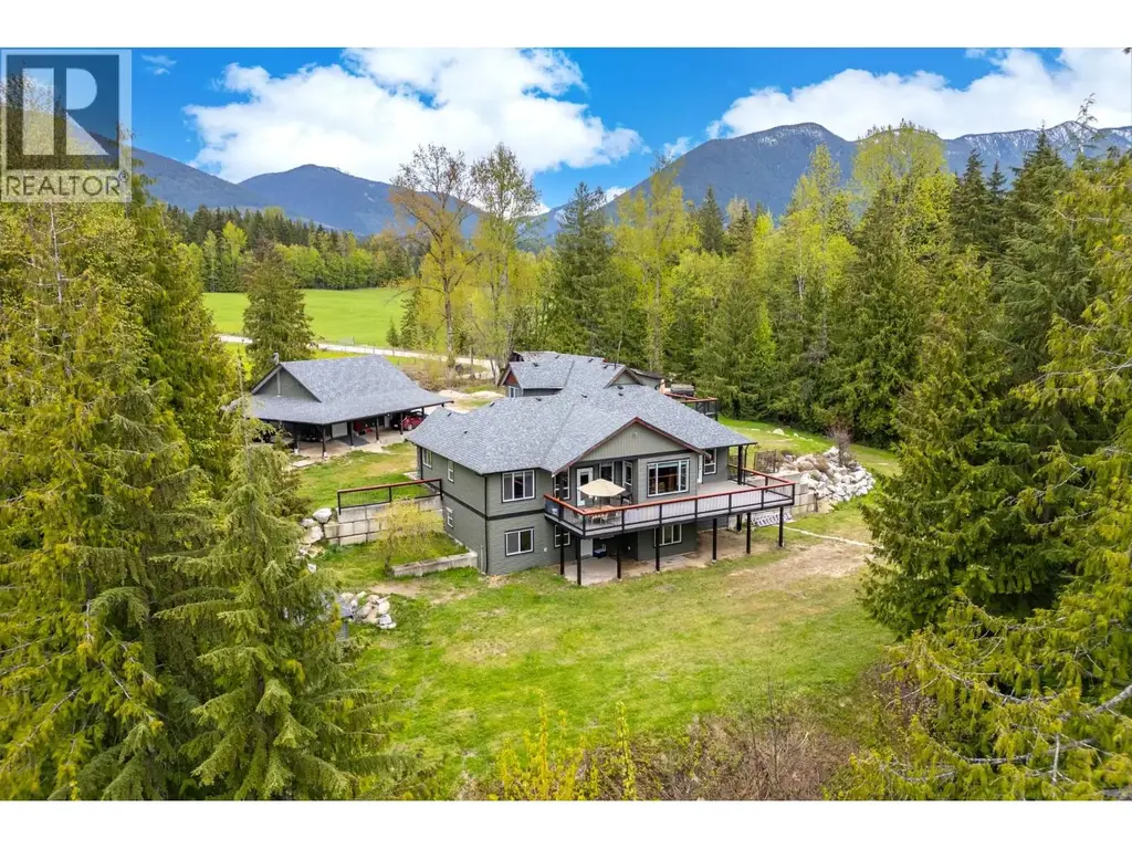 787 Crescent Bay Road, Nakusp
